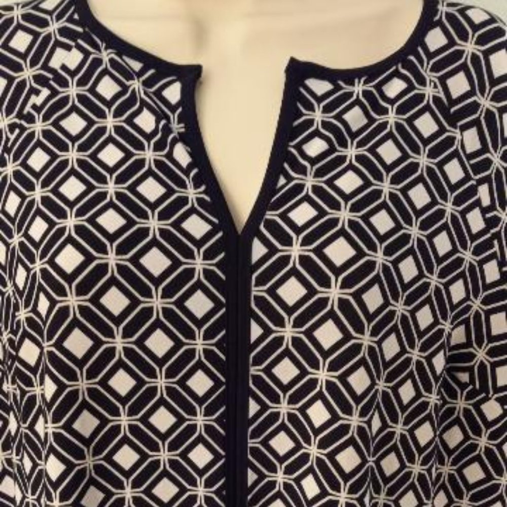 Roz & Ali Black & White Short Sleeve Blouse